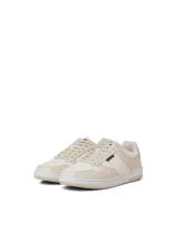 Championes urbanos Jack & Jones modelo Jam, color crema con detalles en blanco. Confeccionados en malla de poliéster y poliuretano, con suela de goma y puntera redonda.