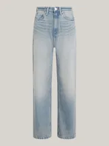 Jean celeste de denim rígido, corte amplio, pierna recta y talle alto.