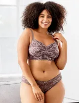 Soutien bralette de encaje floral celeste y micro tul, marca Montelle. Abrocha detrás en tres posiciones.