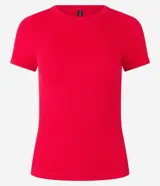 Blusa blanca de textura waffle, cuello redondo y mangas cortas.