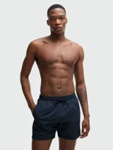 Shorts de baño azul marino con cintura elástica ajustable con cordón.