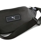 Riñonera Puma Deck Waist Bag color negro con logo blanco estampado.