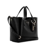 Cartera tote Guess Iwona Chica color negro, con doble asa de mano, correa bandolera ajustable y extraíble, logo triangular metálico y charm colgante con logo.