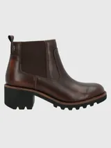 Botín Chelsea de cuero color marrón, con elásticos laterales, suela de goma y taco de 5 cm.