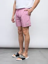 Short de baño negro de nylon con logo de Umbro estampado en gris.