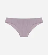 Bombacha de bikini celeste con textura acanalada y laterales de grosor medio.