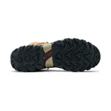 Bota de trekking Columbia Newton Ridge II, color marrón con detalles en negro y rojo. Fabricada en cuero y material sintético impermeable, con suela de goma Omni-Grip para mayor tracción.