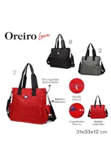 Cartera Las Oreiro color rojo, con asas y correa de hombro ajustables en negro. Presenta un estampado en relieve de corazones y letras, y un parche con el logo de la marca en el frente.