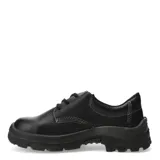 Zapato de seguridad Worker color negro, con puntera de composite, cordones y suela antideslizante.