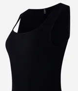 Body musculosa color blanco, confeccionado en poliamida seamless con textura acanalada y escote cuadrado.