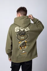 Buzo canguro negro de algodón friza, corte oversize y estampado de una rosa roja en el pecho.