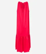 Vestido midi satinado color rojo, sin mangas, con cuello fruncido y cierre por lazo trasero.