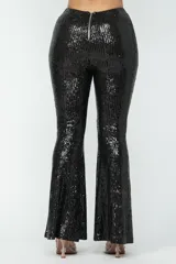 Pantalón de lentejuelas negro con forro interior y corte acampanado.