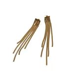 Aros largos dorados con flecos de cadenas delgadas.