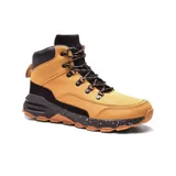 Bota de trekking Hi-Tec Tommie color negro, de caña media, con cordones marrones y suela marrón con detalles en blanco.