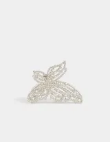 Broche plateado para el pelo con forma de mariposa y apliques de strass.