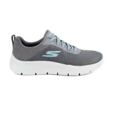 Championes Skechers Go Walk Flex Alani color gris con cordones elásticos celestes, capellada de malla técnica, plantilla Air-Cooled Goga Mat y amortiguación Ultra Go.