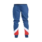 Pantalón de jogging azul con puños ajustados, cintura elástica con cordón de ajuste y bolsillos laterales. Presenta el escudo del Club Nacional de Football en el muslo izquierdo y el logo de Umbro en el muslo derecho. Tiene una franja vertical roja en la parte inferior de cada pierna.