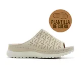 Sandalias bajas color beige con plantilla de cuero, pala con diseño calado y suela de goma.