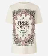 Remera color crema de algodón con estampa paisley y lettering 'Free Spirit' en el frente.