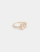 Anillo dorado con dos mariposas de strass tornasol.