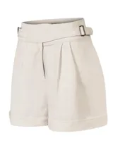 Short de tiro alto color verde oliva, confeccionado en lino orgánico, con cierre cruzado y hebillas en los costados. Incluye bolsillos y pinzas.