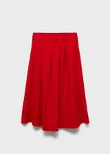Falda midi roja con cintura elástica y fruncida, dos bolsillos laterales y forro interior.