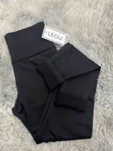 Calza larga gris de suplex con felpa interior y tiro alto.