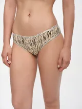 Bombacha de bikini color beige con estampado de cebra en tonos grises y negros.