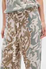 Pantalón de viscosa estampado, anudado, holgado y de calce medio.