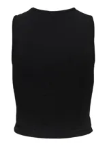 Top negro corto sin mangas con cuello redondo.