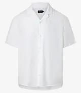 Camisa de hombre color verde claro, corte slim, de manga corta y cuello inglés. Confeccionada en viscosa texturizada.