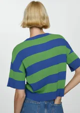 Jersey de punto con rayas rojas y blancas, de manga corta y corte relajado.