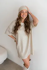 Remerón de viscosa con tejido de red calada.