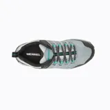 Zapatillas de senderismo Merrell Crosslander 3, color gris con detalles en negro y turquesa. Capellada de gamuza y malla transpirable, puntera sintética resistente a la abrasión, plantilla de espuma EVA reciclada, entresuela de espuma EVA ligera y suela de goma adherente.