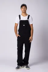Jardinero de jean negro con breteles regulables y calce relaxed.