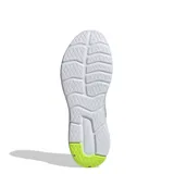 Championes Adidas Cloudfoam Move grises con detalles en blanco y amarillo flúor.