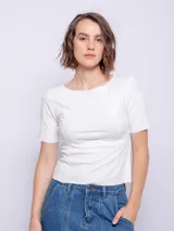 Remera de manga corta color menta con escote redondo y ajuste ceñido.