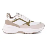 Championes deportivos Via Marte, color blanco con detalles en beige, verde oliva y dorado.