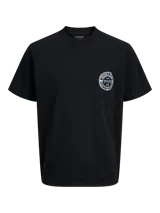 Remera negra de manga corta y cuello redondo con fit regular. Presenta una estampa circular pequeña en el pecho con la inscripción "Originals Studio 1990 Creative Department".