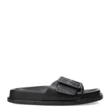 Sandalias negras con banda ancha y hebilla rectangular.