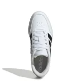 Championes Adidas Breaknet 3.0 blancos con las tres tiras laterales en negro.