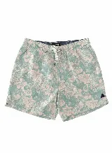 Short de baño estampado en tonos verde y beige, con cintura elástica ajustable con cordón, dos bolsillos laterales y uno trasero.
