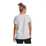 Remera deportiva Under Armour color fucsia con logo blanco estampado en el frente.