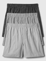 Pack de tres boxers para hombre, confeccionados en tejido poplin suave con cintura elástica y bragueta delantera.