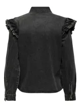 Camisa de jean negro con cuello clásico, mangas largas y volantes con terminación desflecada en el frente y hombros.