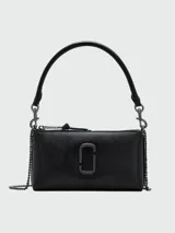 Bandolera Marc Jacobs modelo The Snapshot DTM Convertible Shoulder Bag, color negro con logo doble J metálico al frente.