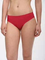 Bombacha de bikini color beige.