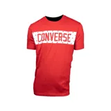 Remera roja de algodón con estampa horizontal blanca con estrellas y el logo de Converse en el pecho.