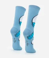 Medias de caña alta celestes con diseño de un Pitufo.